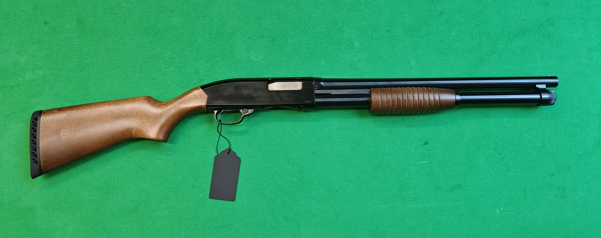 Defender 12/76 Vorderschaftrepetierflinte