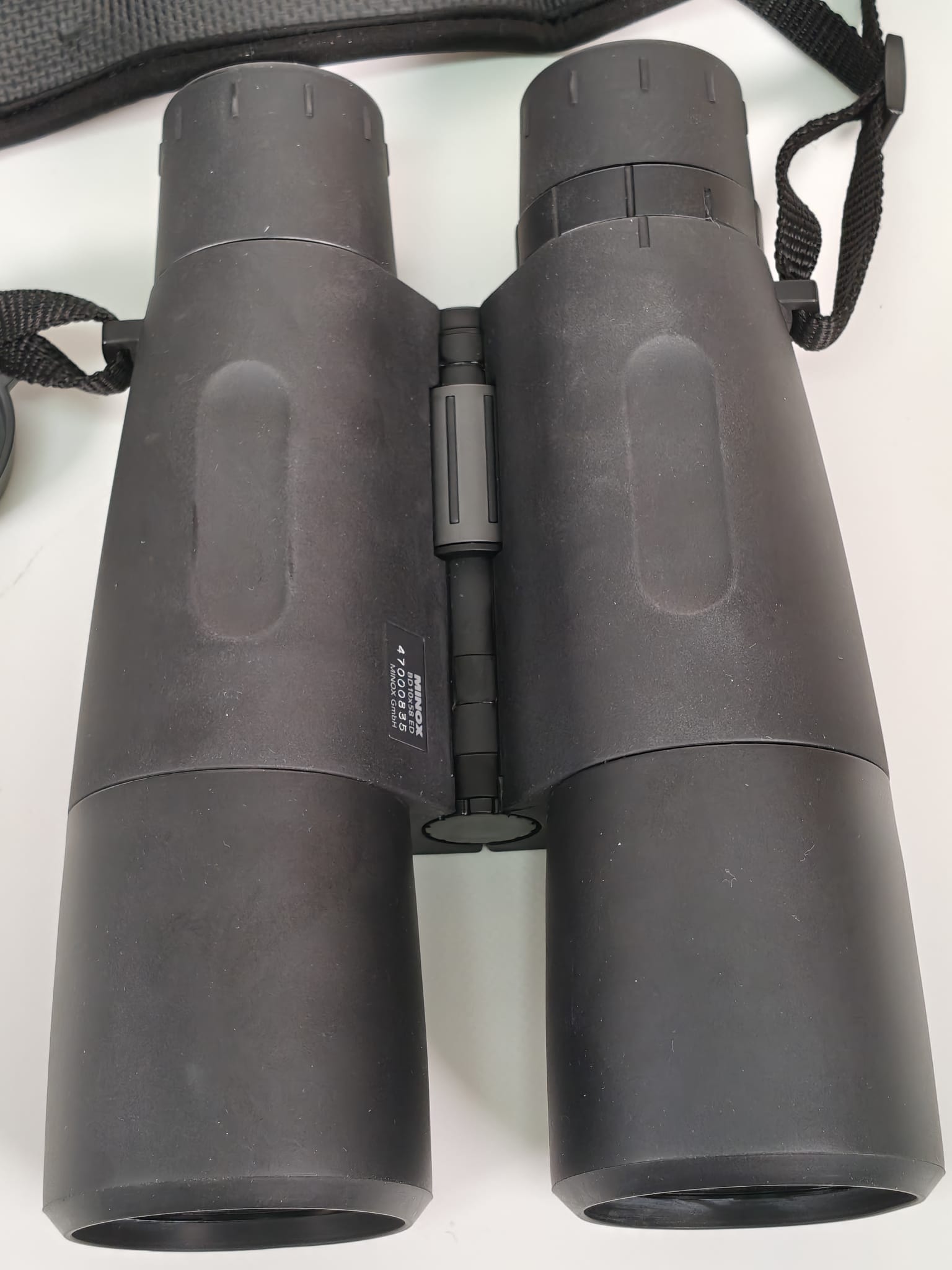 Minox BD 10x58 ED inkl. Riemen und Tasche