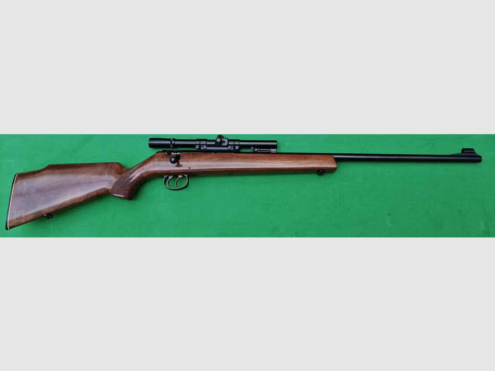 Kleinkaliber-Repetierer .22lfb