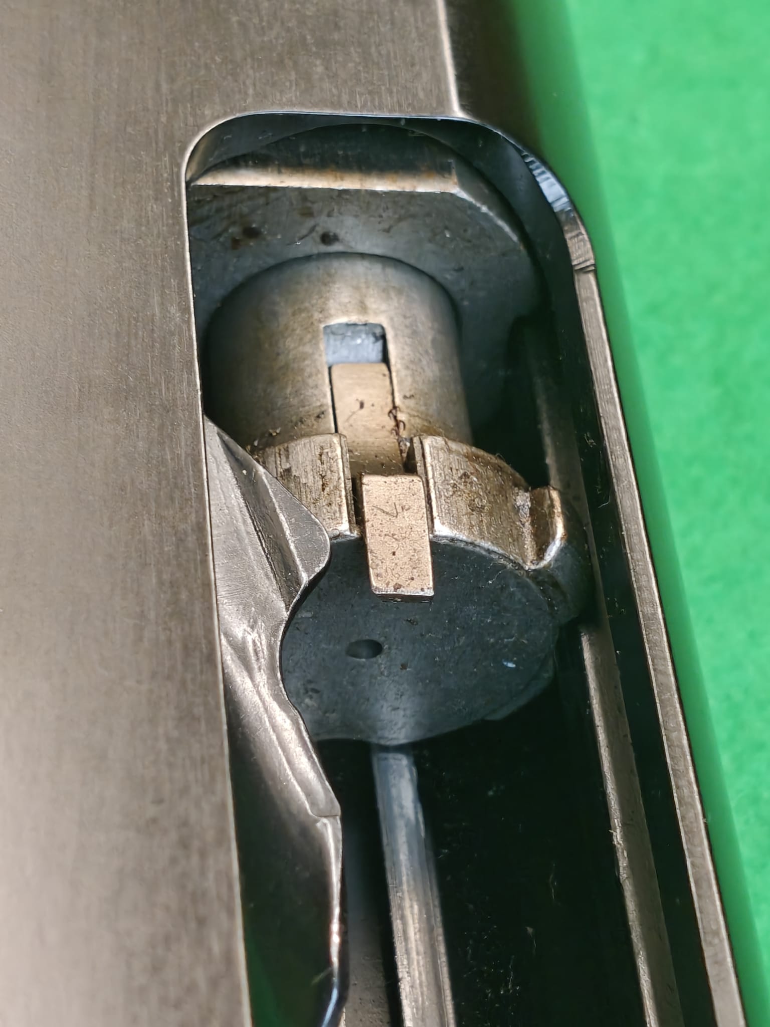 Defender 12/76 Vorderschaftrepetierflinte