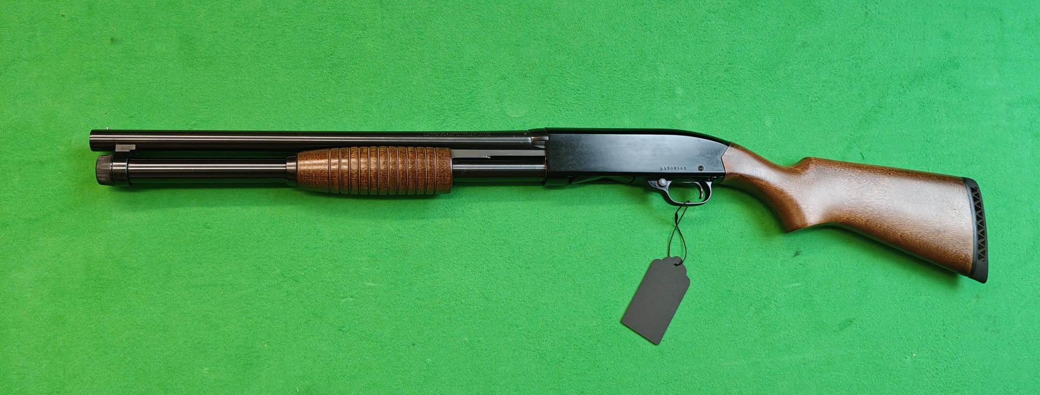 Defender 12/76 Vorderschaftrepetierflinte